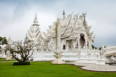 黄荣坤白庙泰国江腊座佛教寺庙风格的当代艺术展览图片