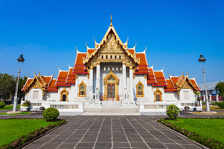 本贾马博比特泰国曼谷WatBenchamabophitDusitvanaram寺庙也被称为大理石寺庙背景