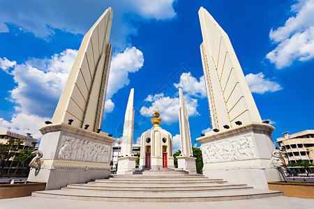 泰国民主纪念广场民主纪念碑泰国首都曼谷市中心的座公共纪念碑背景