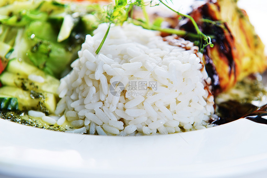 烤鸡,米饭蔬菜图片
