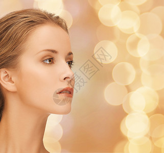 美丽,人健康的美丽的轻女人米色灯光背景背景图片