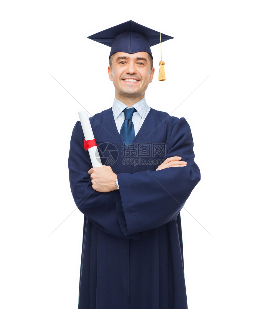 教育,毕业人的微笑的成人学生砂浆板带文凭图片