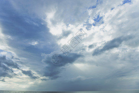 热带海景天空中积云水图片