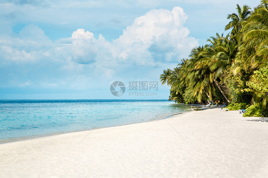 热带马尔代夫海滩度假的图片
