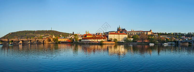 格雷查尼布拉格全景Gradchany布拉格城堡,维图斯大教堂查尔斯桥伏尔塔瓦河日落,布拉格,捷克共国背景