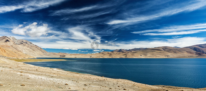 喜马拉雅山的TsoMoriri湖全景,拉达克,图片