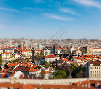 布拉格城堡的鸟瞰与倾斜移位玩具效应浅景深布拉格,捷克共国图片