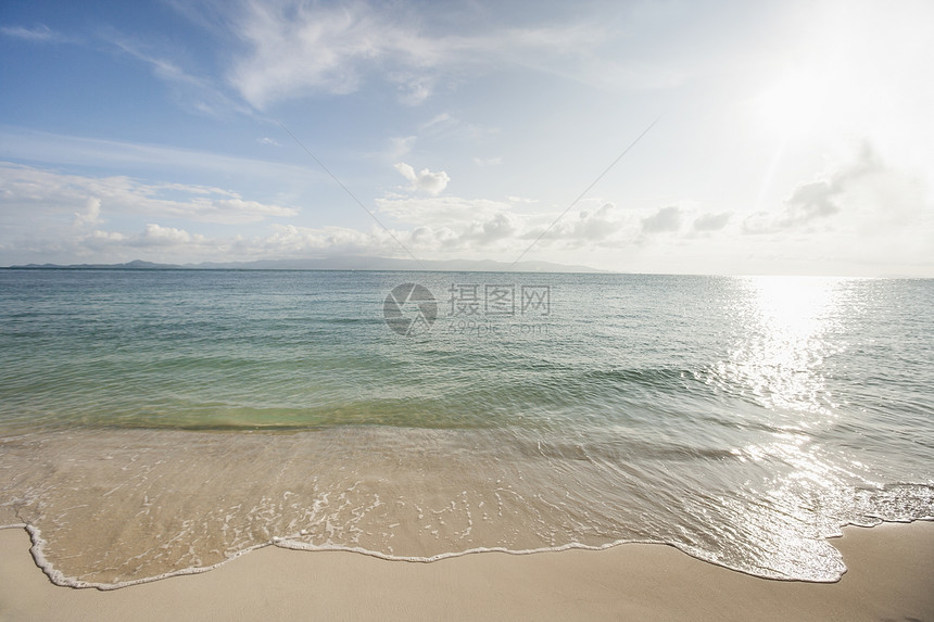 海滩上的水边泰国KohPhaNn图片