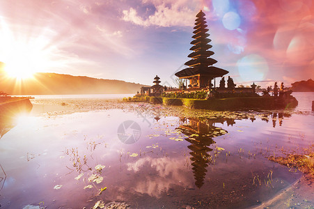 普拉乌伦达努寺,巴厘岛,印度尼西亚图片