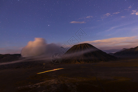 印尼爪哇的溴火山图片
