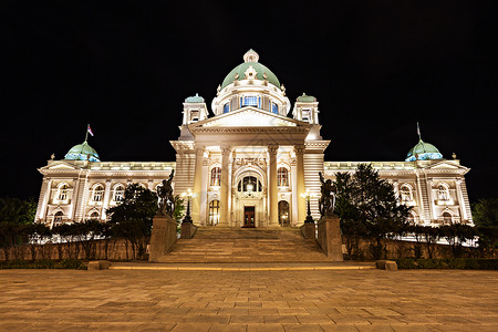 晚上的国民议会,贝尔格莱德,塞尔维亚图片