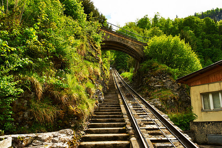 瑞士Reichenbach附近的铁路高清图片
