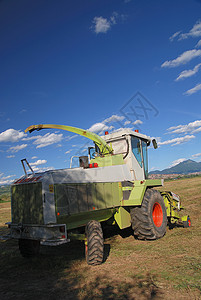 农场拖拉机图片
