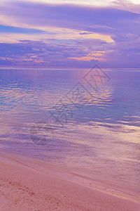 夏天白沙的热带海滩图片