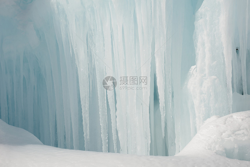 冬季自然背景下的冰雪图片