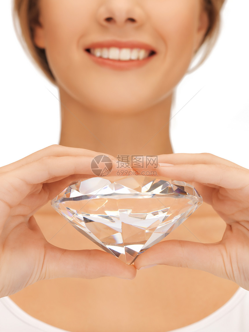 特写女人的手大钻石图片