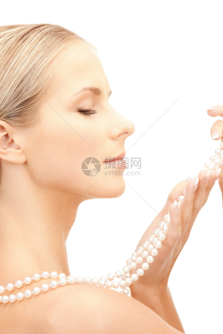 带珍珠珠的美丽女人的照片图片