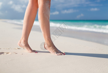 夏天,海滩,休闲身体部分的特写女人的腿海边图片