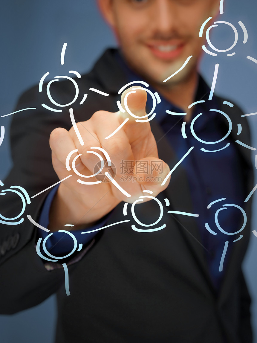 商业,技术,互联网社交网络的商人按下按钮与联系虚拟屏幕上图片