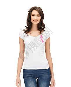 医疗医学微笑的女人空白T恤与粉红色乳腺癌意识丝带图片