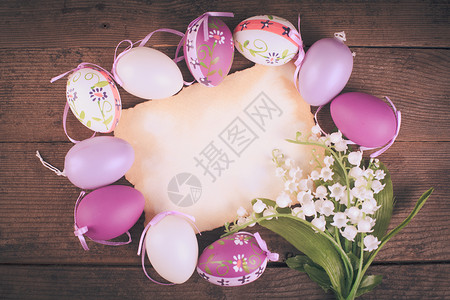 紫色白色的鸡蛋空的贺卡复活节装饰品背景图片
