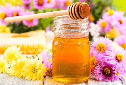 罐同花的蜂蜜图片