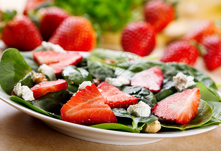 草莓沙拉,菠菜叶费塔奶酪图片