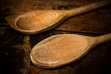 英国剑桥大学赠给数学学位考末名及格者的木匙woodenspoon的名词复数背景图片