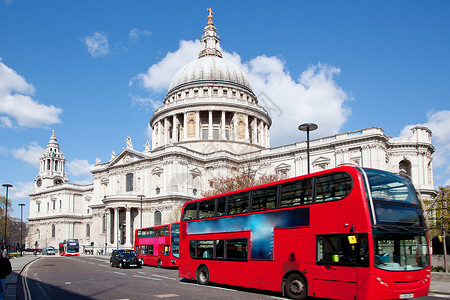 保罗大教堂与伦敦巴士英国联合王国图片