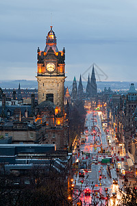 爱丁堡与钟楼卡尔顿山黄昏苏格兰英国图片