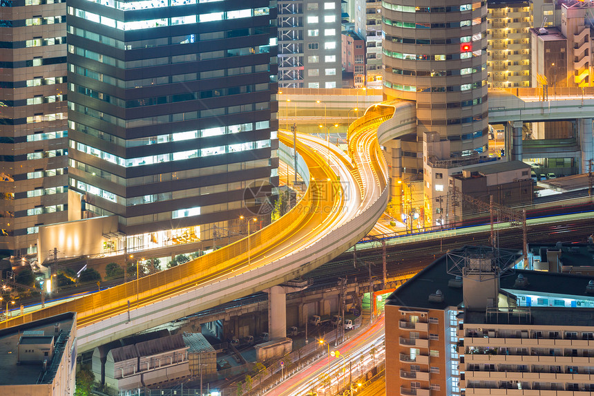 大阪天际线与高速公路其建筑夜间,日本图片