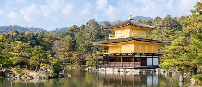 日本京都金阁金阁寺全景景观图片