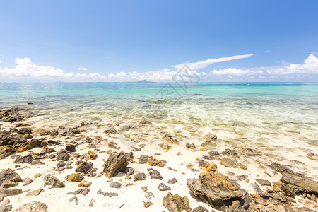 白沙滩热带海洋,岩石海岸图片