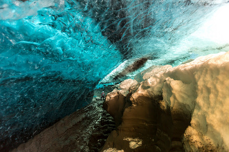 Vatnajokull冰川Jokulsarlon冰岛的冰洞背景图片