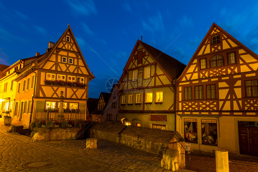 黄昏时分,德国巴伐利亚,弗兰科尼亚,罗森堡奥贝尔,历史小镇的美丽景色图片
