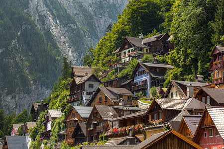 奥地利阿尔卑斯山的霍尔斯特特村的经典景色背景