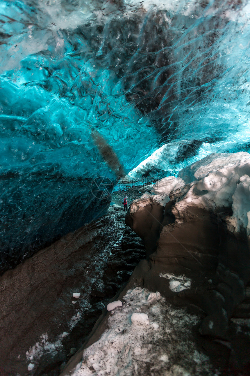 Vatnajokull冰川Jokulsarlon冰岛的冰洞图片