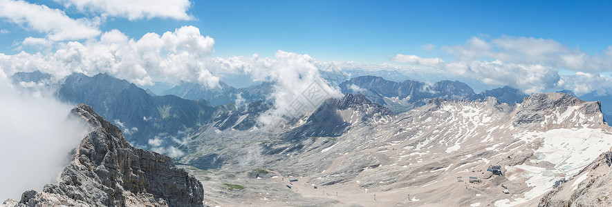 德国祖格斯皮策山顶高山阿尔卑斯山的全景图图片