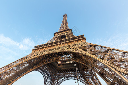 埃菲尔铁塔与蓝天巴黎法国图片