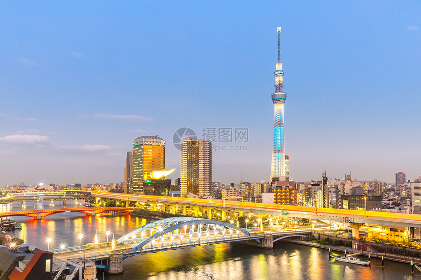 东京天空树照明黄昏日本图片