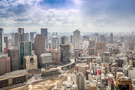 日本大阪天际线建筑城市景观的鸟瞰图图片