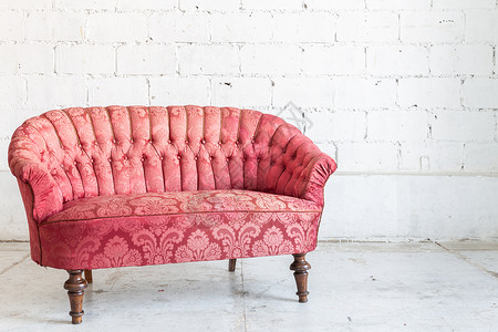 老式房间的红色沙发古典风格图片