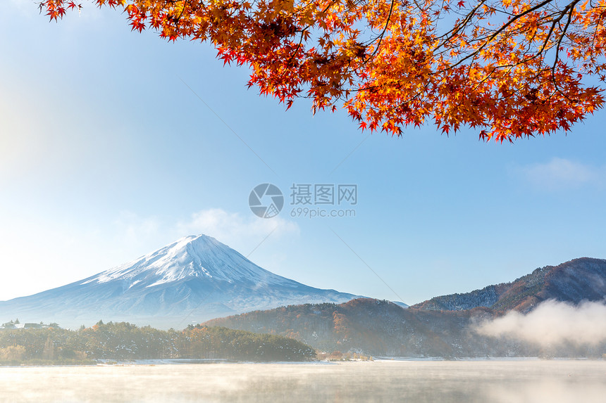 mt富士秋季KawaguchikoKawaguchi湖与雪日本图片