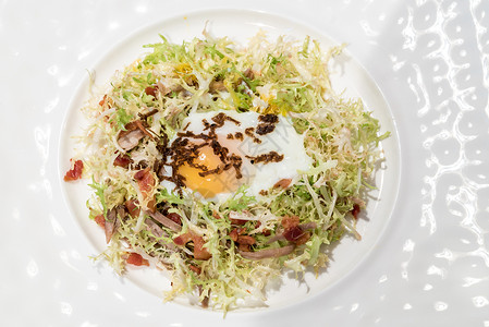 鸡蛋沙拉与鸭肉,松鸡法式菜肴图片