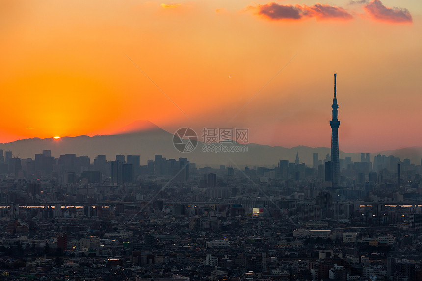 东京城市鸟瞰富士山图片