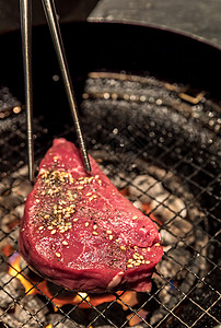 烤新鲜日本瓦吉玉肉烧烤Yakiniku高清图片