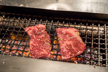 烤瓦古牛肉日本肉烧烤Yakiniku高清图片
