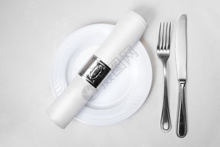餐厅的刀叉盘子餐巾纸图片