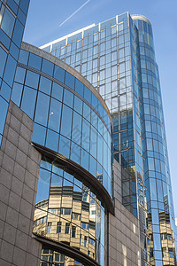 抗蓝天的现代建筑高清图片