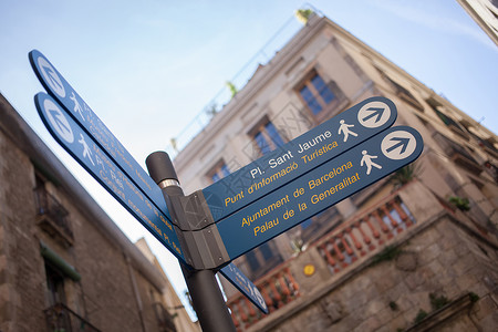 巴塞罗那中心指示的路标图片